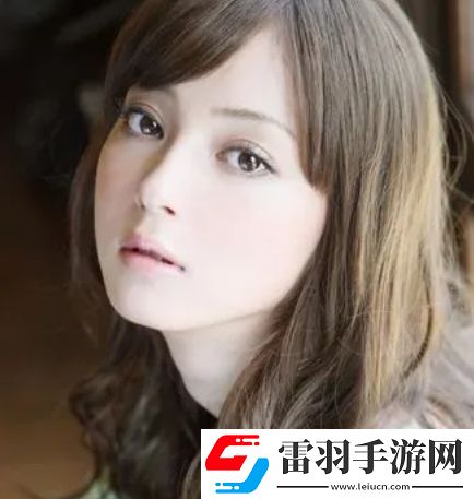 每天24小時穿著帶鎖的高跟鞋中有著許多日本資源