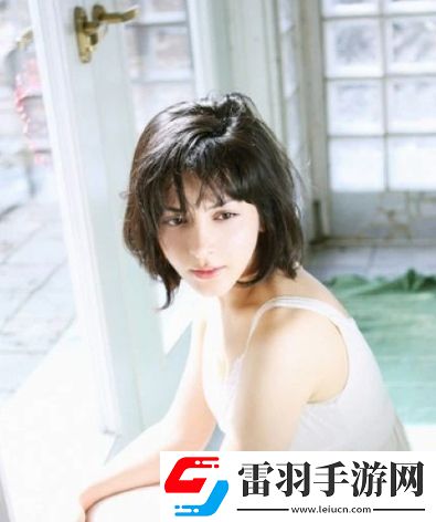 九個裝修工人把我放在茶幾上文字有中文字幕了