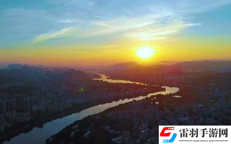 朝陽(yáng)初升校園