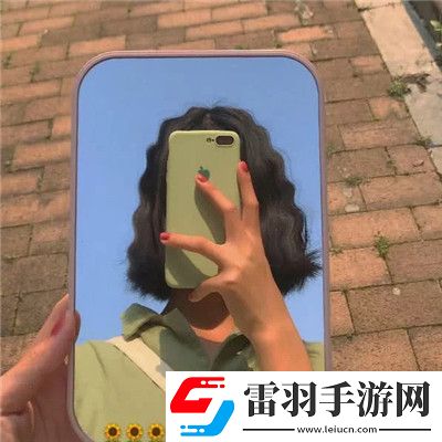 最新版高顏值好看的短發(fā)女生頭像小清新相比于喜歡你我想我應(yīng)該先愛自己