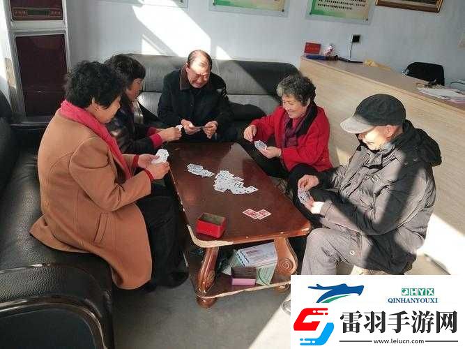 打撲克劇烈運動