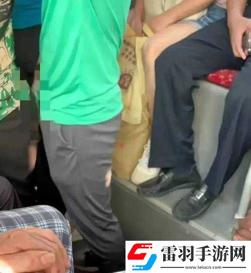 震驚公交車上竟發(fā)生這種事